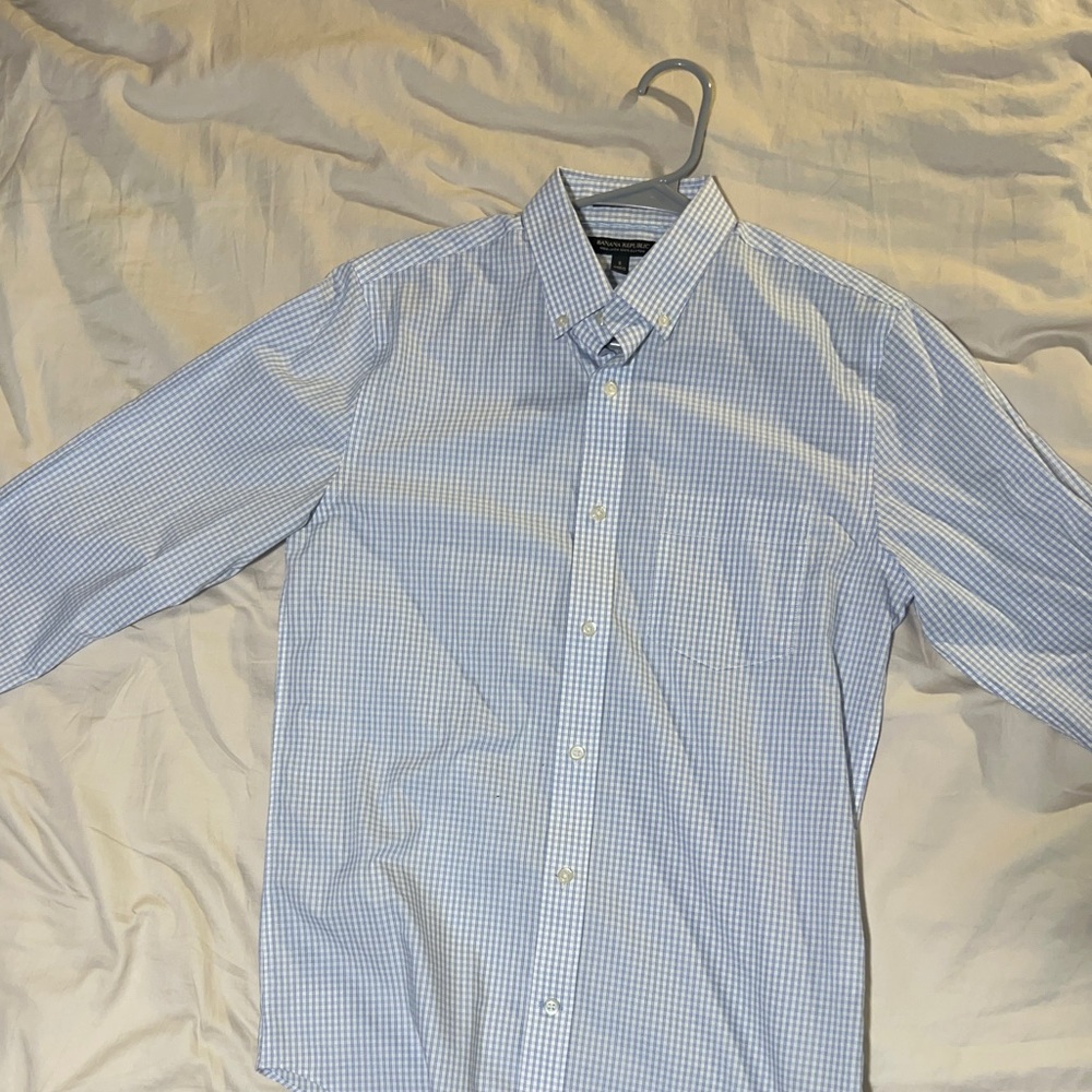 Size Small Banana Republic Blue Non-Iron Cotton Button Down